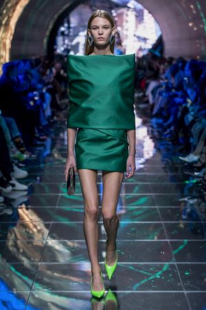 Balenciaga_pr_ful_W_S19_PA_073