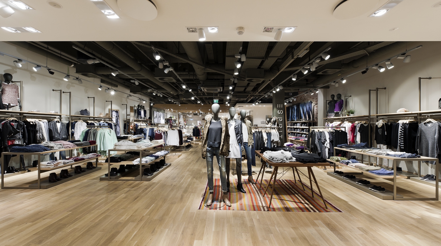 Esprit Store 2017 1