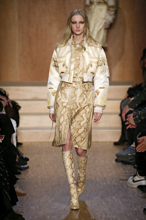 Givenchy hw1617 (4)