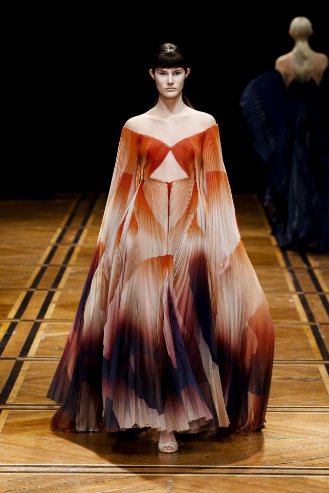 Isis van Herpen Jan 2019 LOOK 2