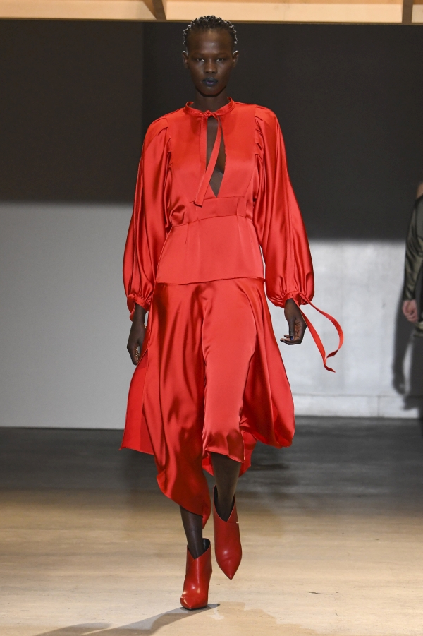 SELF PORTRAIT AW18