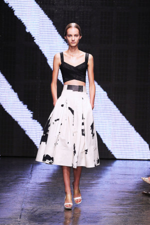 UcoiaxDONNA KARAN SS 15003