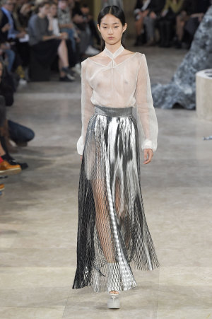 WlBLTiIRIS VAN HERPEN  SS 16047